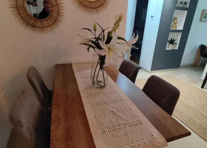 Appartement Haris Modern Apt. Near The Sea