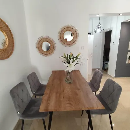 Haris Modern Apt. Near The Sea 아파트 테살로니키