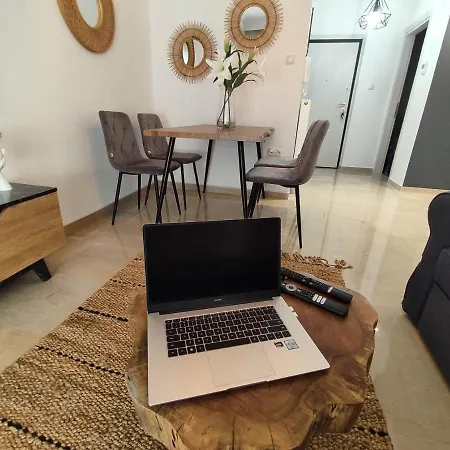 아파트 Haris Modern Apt. Near The Sea *